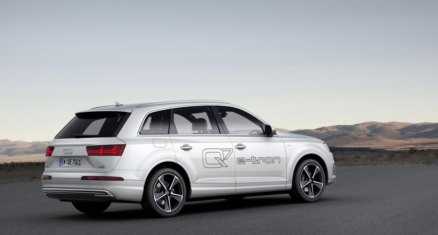  Audi Q7 e-tron TDI Quattro (4M) 2016 года  (WW) (фото 7 из 33)